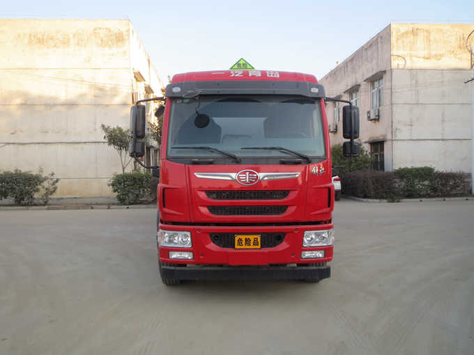 SLS5253GRYC5V易燃液体罐式运输车燃油公告图片1