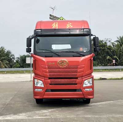 CA4250P26K2T1E5A81危险品运输半挂牵引车燃油公告图片1