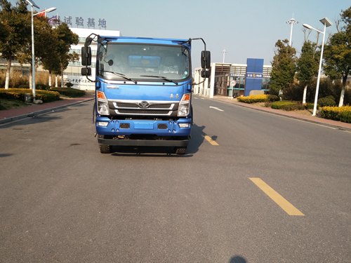 ZZ3258FC0EB1自卸汽车燃油公告图片1