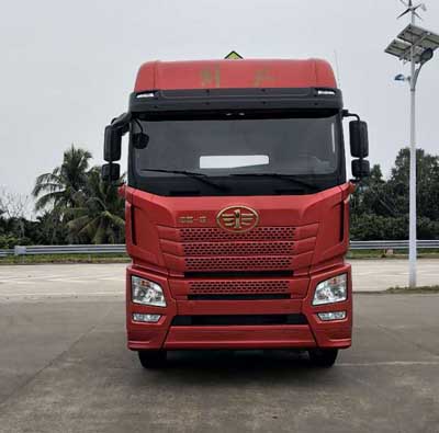 CA4250P25K2T1E5A1危险品运输半挂牵引车燃油公告图片1
