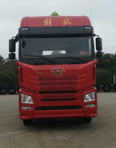 CA4250P25K2T1E5A1危险品运输半挂牵引车燃油公告图片1