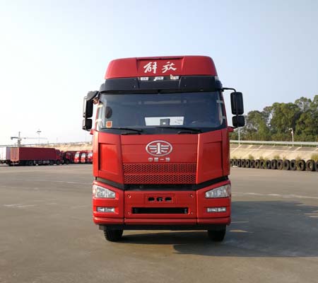 CA4250P66K24T1A1E5平头柴油半挂牵引汽车燃油公告图片1