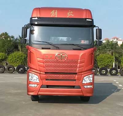 CA4250P25K2T1E5A80平头柴油牵引车燃油公告图片1