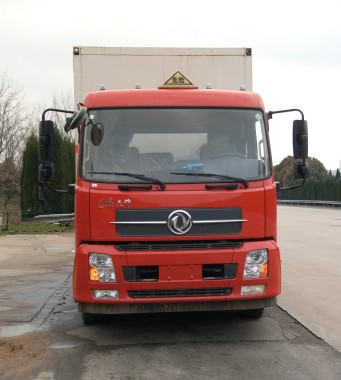 DFH5180XRQBX1DV易燃气体厢式运输车燃油公告图片1