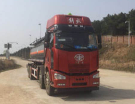 CLW5317GFWC5腐蚀性物品罐式运输车燃油公告图片2