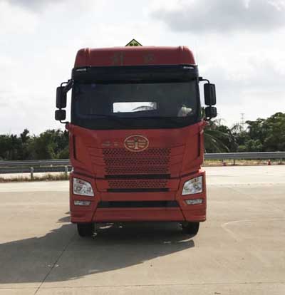 CA4250P26K15T1E5A81危险品运输半挂牵引车燃油公告图片1