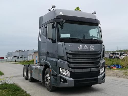 HFC4252P13K7E33S8QV危险品牵引车燃油公告图片2