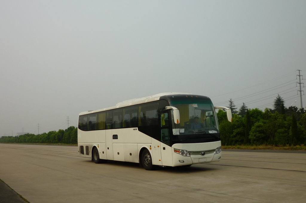 ZK6127HA19客车燃油公告图片2