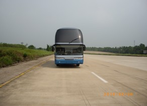 FJ6120WA2豪华卧铺客车燃油公告图片1