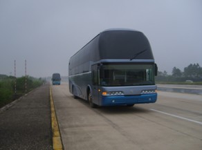 FJ6120WA1豪华卧铺客车燃油公告图片2