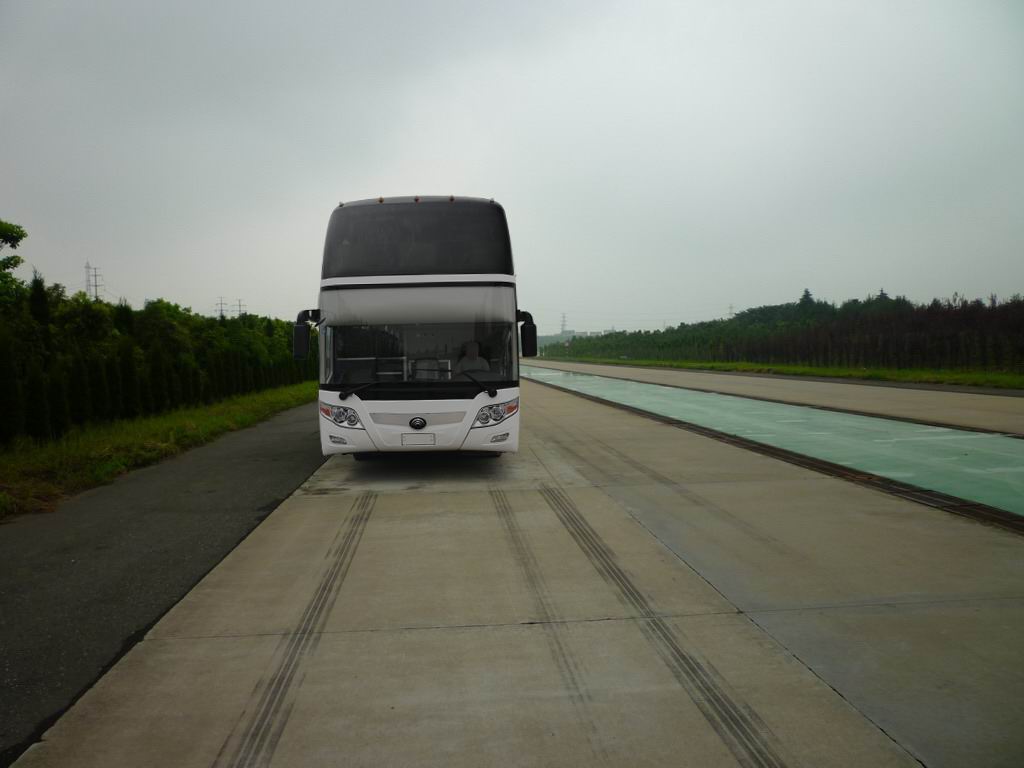 ZK6147HWA2卧铺客车燃油公告图片1