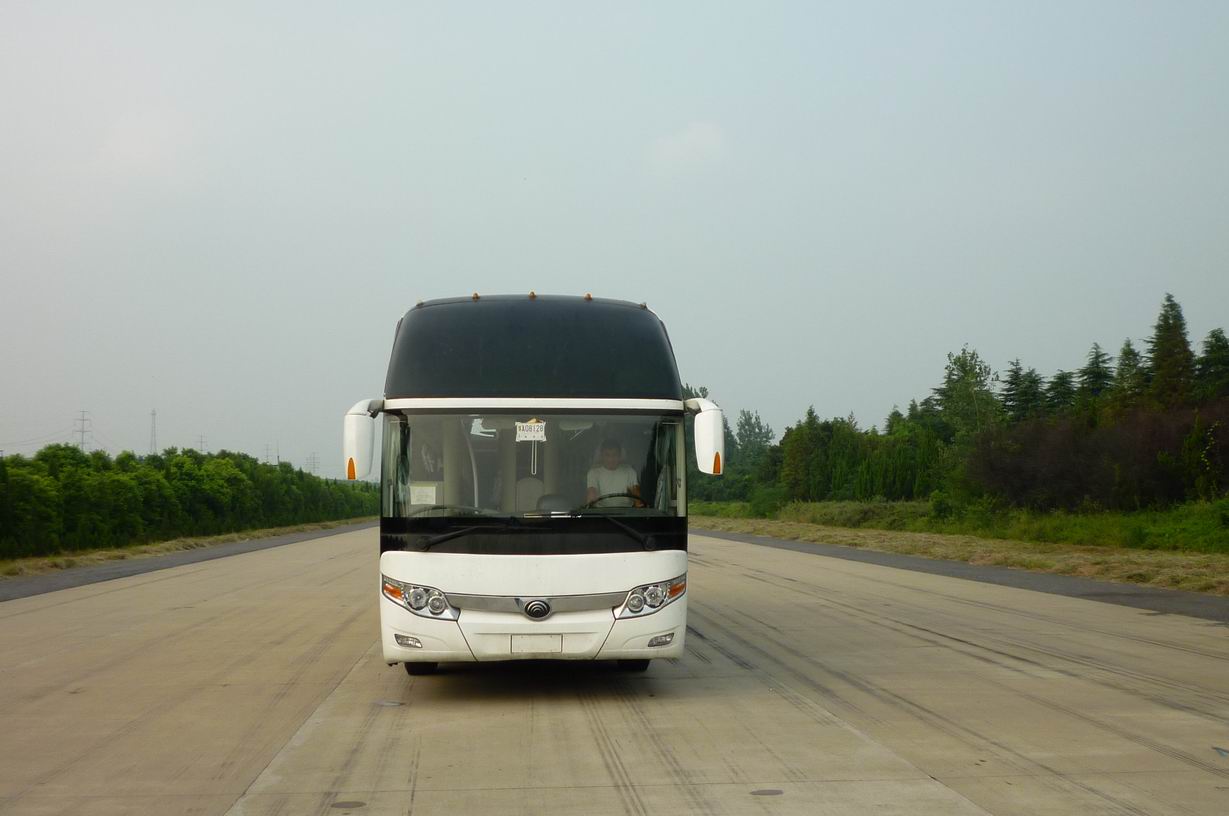 ZK6127HW2卧铺客车燃油公告图片1