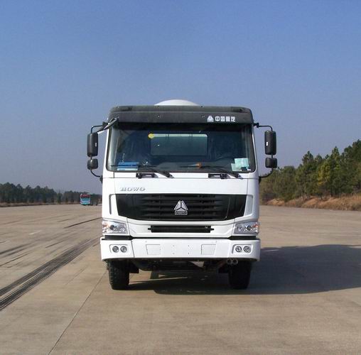 ST5256GJBZ混凝土搅拌运输车燃油公告图片1