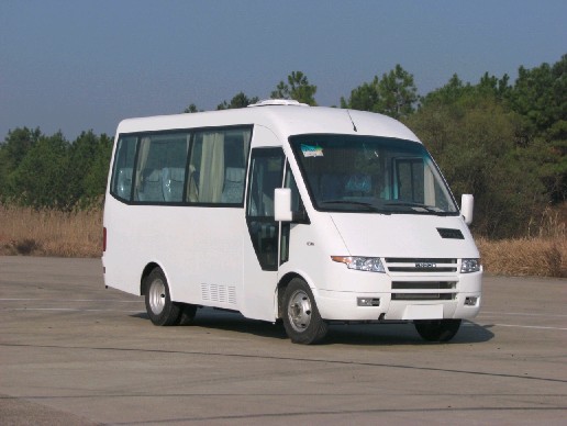NJ6605CE3依维柯轻型客车燃油公告图片2