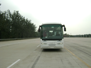 JNP6122M-1豪华旅游客车燃油公告图片1