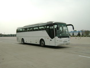 JNP6122M-1豪华旅游客车燃油公告图片2