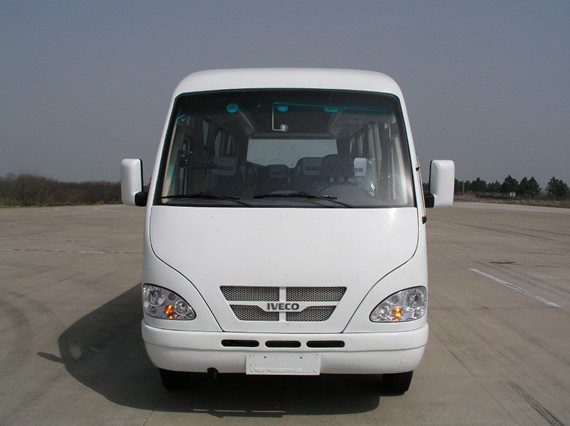 NJ6606SFH16依维柯轻型客车燃油公告图片1