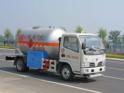 程力威牌CLW5070GYQ液化氣體運輸車