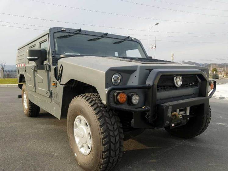 EQ2050MV型越野汽车