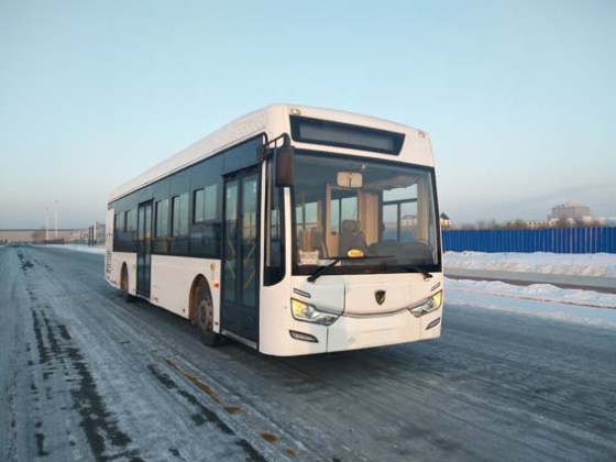 哈尔滨牌12米19-34座插电式混合动力低入口城市客车(hkc6123chev02)