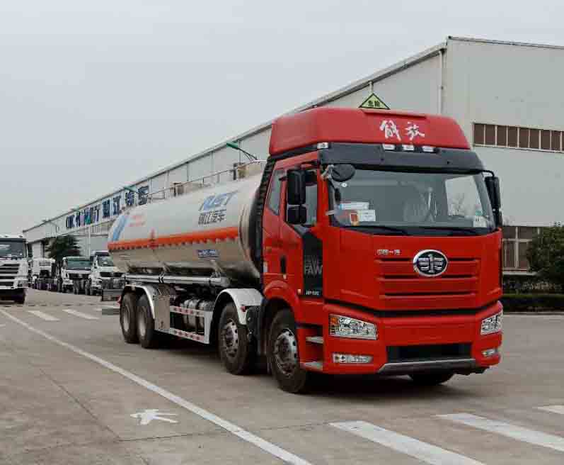 油品运输类 运油车 > wl5320gyyca46 瑞江牌铝合金运油车  油罐车三通