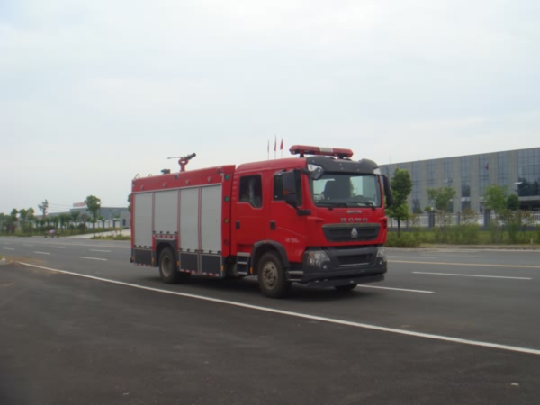 江特牌JDF5163GXFPM50泡沫消防車