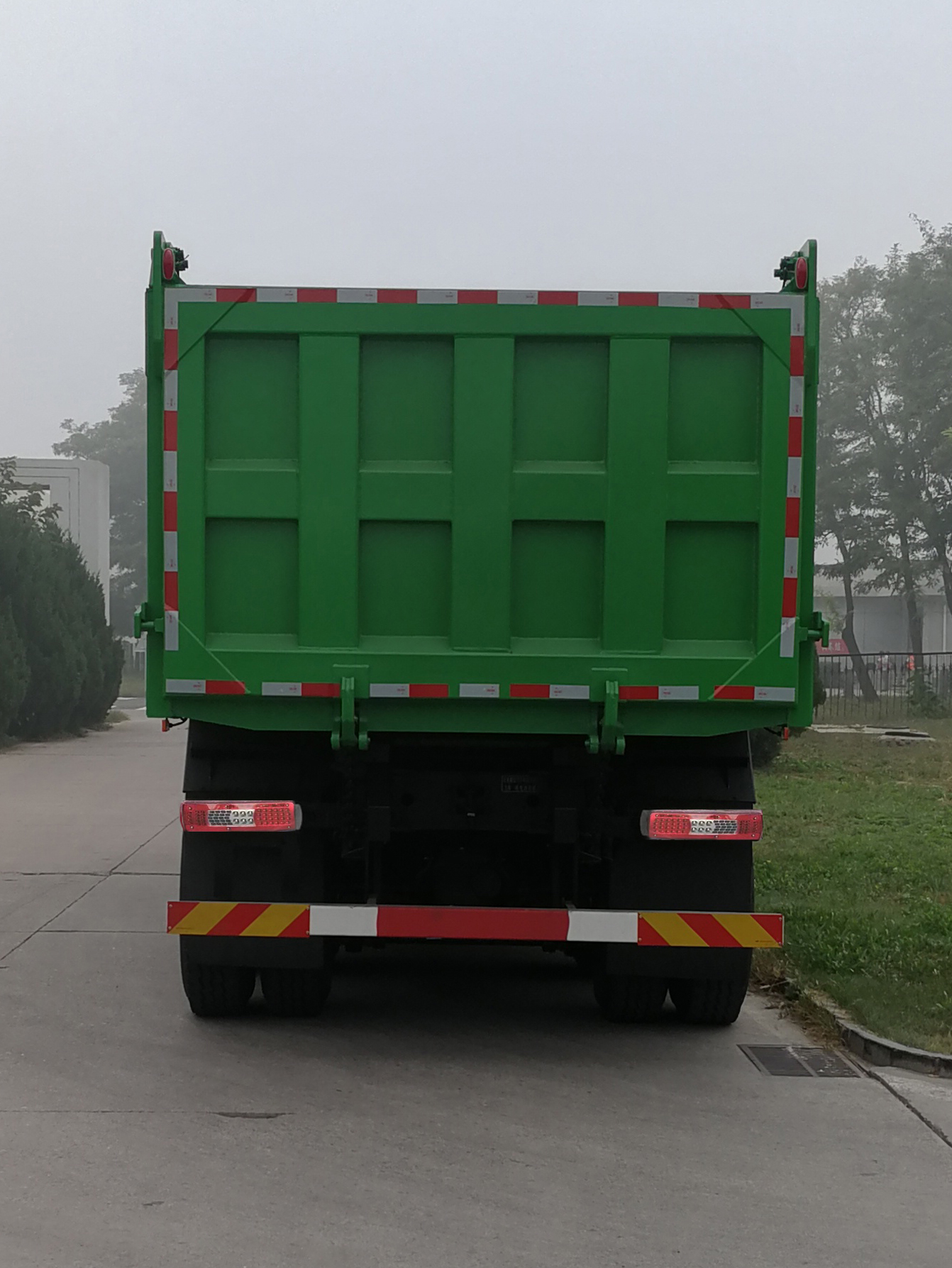 北奔牌nd3310dbxj7z01bev纯电动自卸车