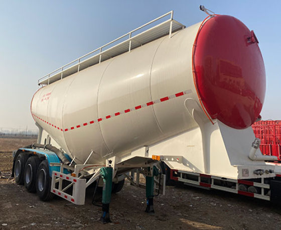 骏代牌335吨88米3轴中密度粉粒物料运输半挂车jdp9401gfl