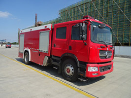 程力威牌CLW5160GXFSG60/DF水罐消防車