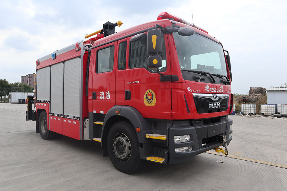 捷達消防牌SJD5150TXFJY130/MEA搶險救援消防車