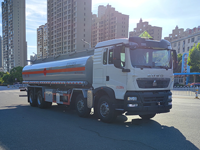 新東日牌YZR5327GRYZ6易燃液體罐式運輸車