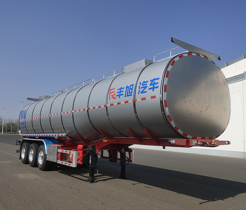 陆旭牌11.8米32.2吨3轴普通液体运输半挂车(YFX9401GPG46F)