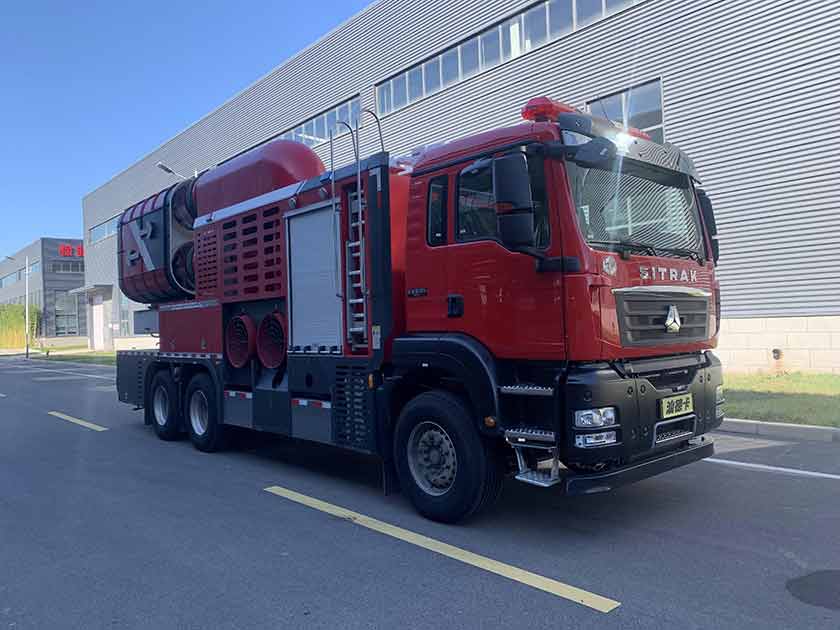 天河牌LLX5246TXFPY138/SDK排煙消防車