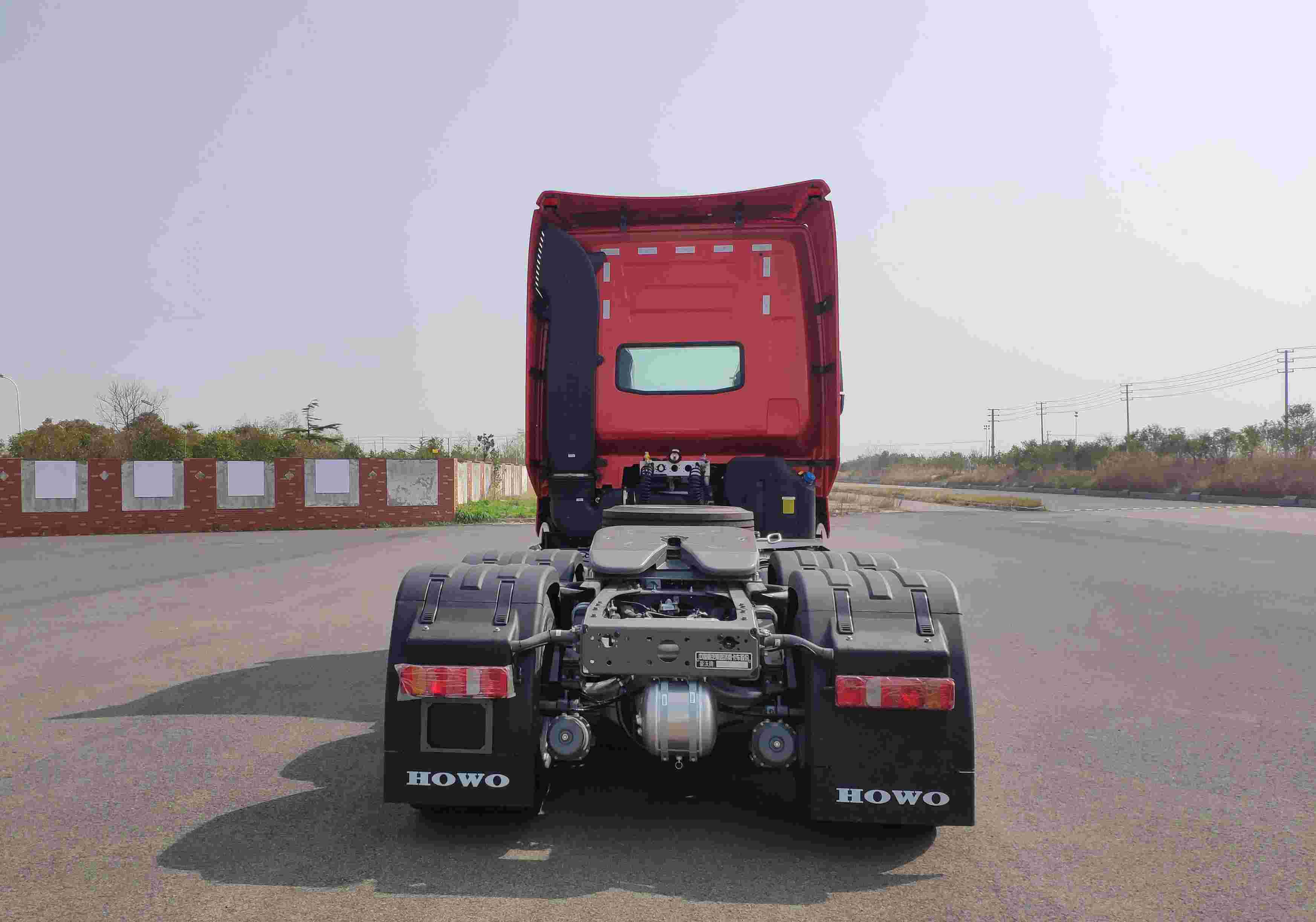 豪沃牌zz4257w324hf1b1牵引汽车